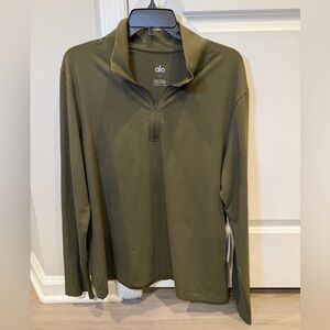ALO Conquer 1/4 Zip Reform Long Sleeve – Green Olive
Men’s Size L